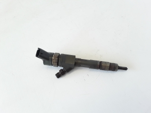  Fuel injector 