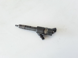  Fuel injector 