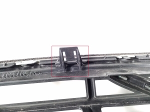VOLVO V40 (2012–2019) Kühlergrill 31283764 - 2