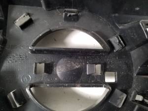 VOLVO V40 (2012–2019) Kühlergrill 31283764 - 3