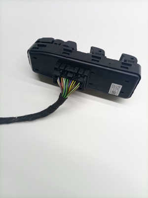 Opel Insignia (2017–2026) Front door glass switch 84211877 - 2