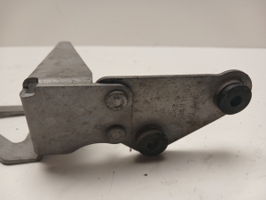 Radiator bracket - A1645001131