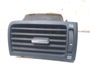 Armatuurlaua ventilatsioonivõred - 8518