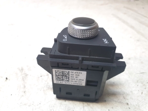 AUDI A4 B9 (2015–2026) Radio control switch 8W1919616 - 5