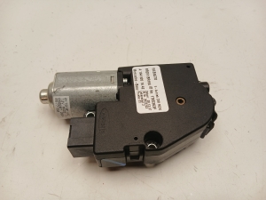   Sunroof motor  - A1648201442 