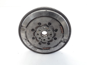  Clutch flywheel 