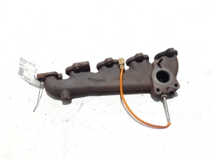  Exhaust manifold 