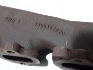  Exhaust manifold 