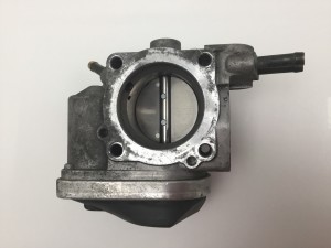 Volkswagen Passat B5 (1997–2005) Drosselklappe 06B133062L - 4