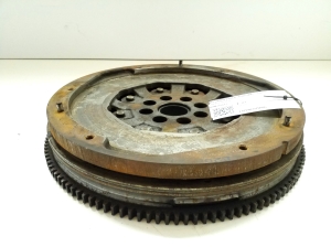  Clutch flywheel 