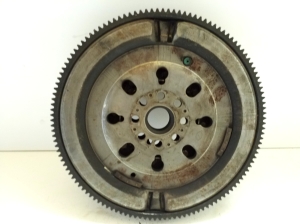  Clutch flywheel 