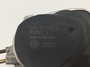 Volkswagen Passat B5 (1997–2005) Drosselklappe 06B133062L - 4