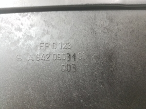 Mercedes Benz E-Class W207 (2009–2017) Luftfiltergehäuse A6420903101 - 2
