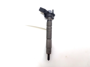  Fuel injector 