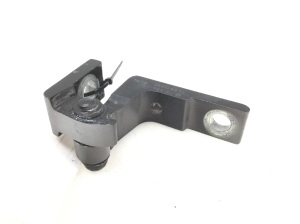 Priekšējo durvju augšējā eņģe - 7L0831402