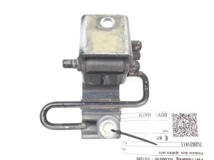 Volkswagen Touareg I (2002–2010) Priekšējo durvju apakšējā eņģe 7L0831411 - 3