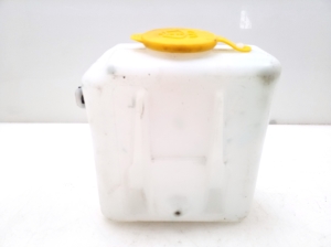 Opel Corsa C (2000–2006) Front washer fluid reservoir - 2