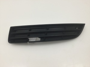 Priekšējā bampera apakšējā reste - 3C0853665
